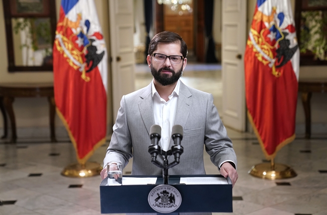 foto boric cadena naconal