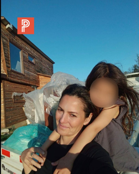 Carolina junto a su hija